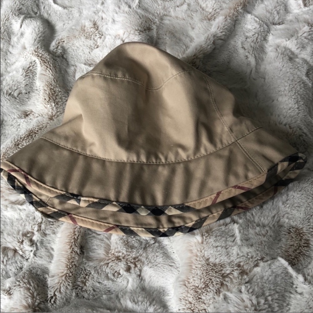 Burberry bucket trendy hat